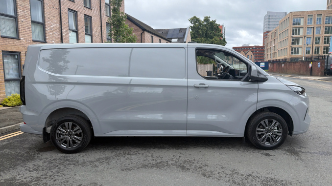 Ford Transit Custom 280 L2 Diesel Fwd 2.0 EcoBlue 136ps H1 Van Limited - Image 9